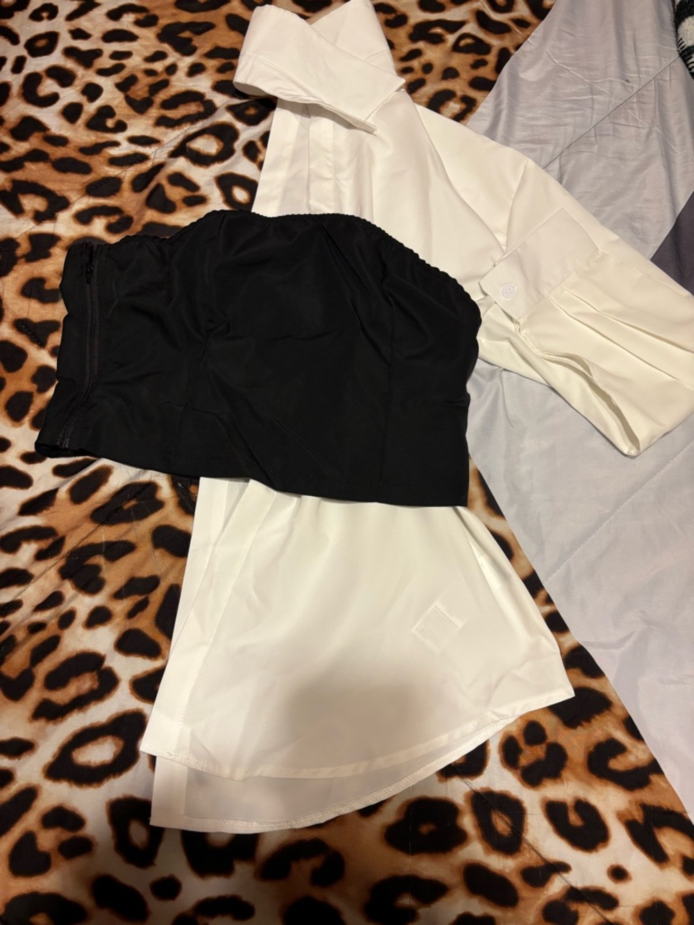 SHEIN Black Strapless Bustier Crop Top